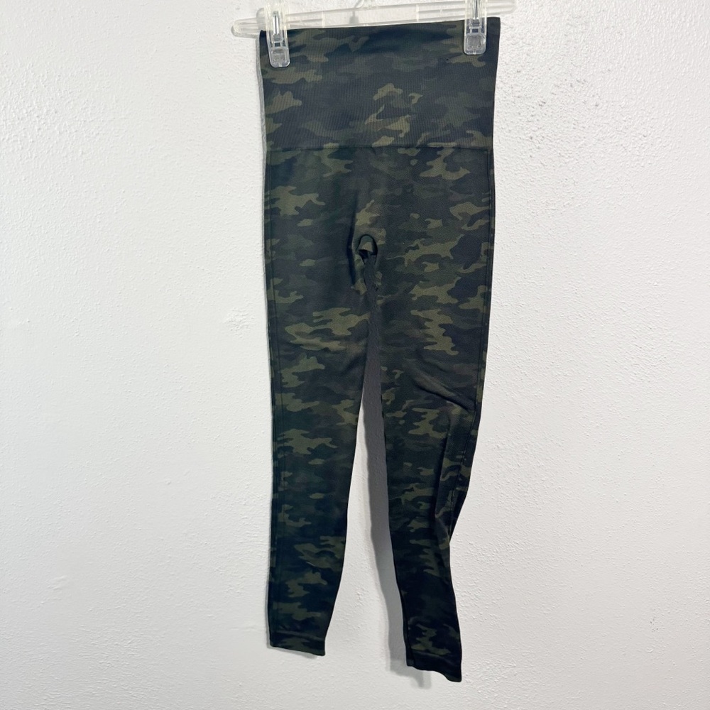 SPANX Look at me Now  Camouflage Leggings high waist size small seamless
